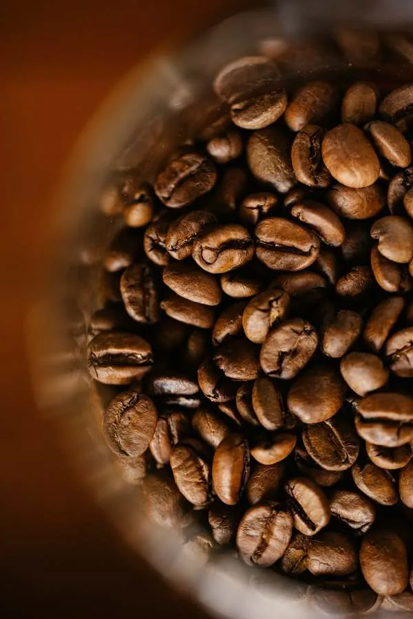 Chicchi di caffè pronti per la macinatura