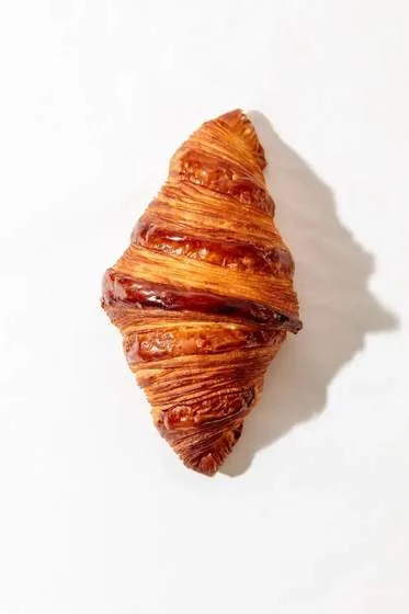 Cornetto dorato appena sfornato